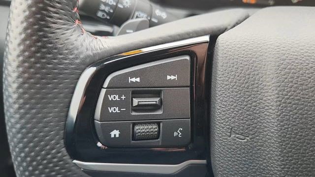 Used 2025 Honda Ridgeline Black Edition image 13