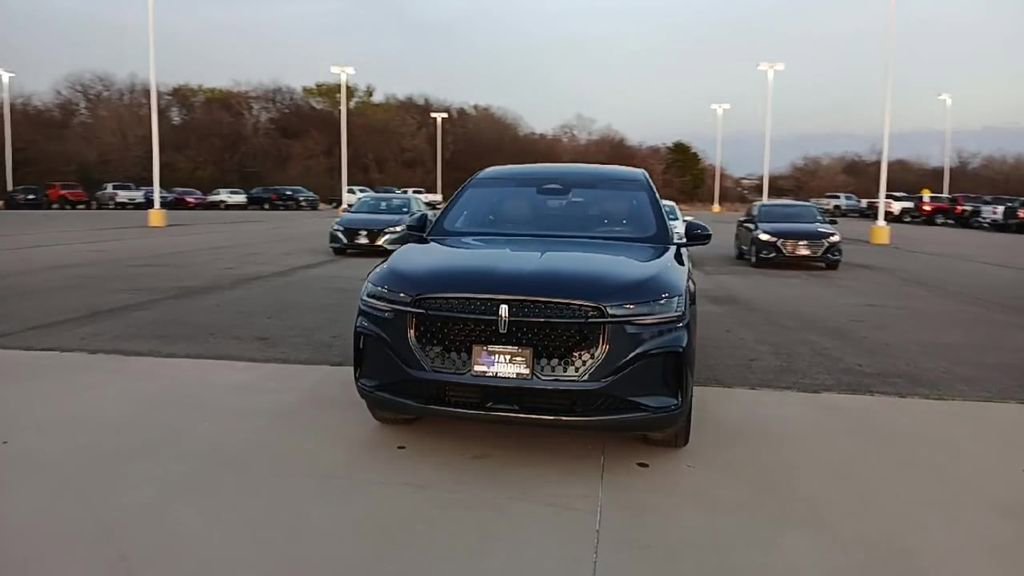 Used 2024 Lincoln Nautilus Premier w/ Jet Appearance Package image 3