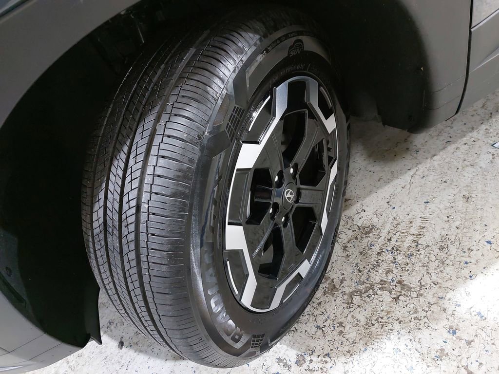 Used 2025 Hyundai Santa Fe SE FWD image 32