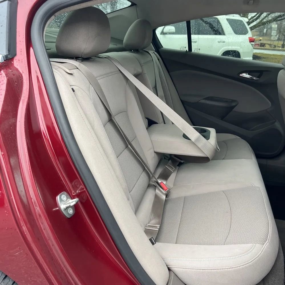 Used 2016 Chevrolet Cruze LT w/ Sun And Sound Package image 10