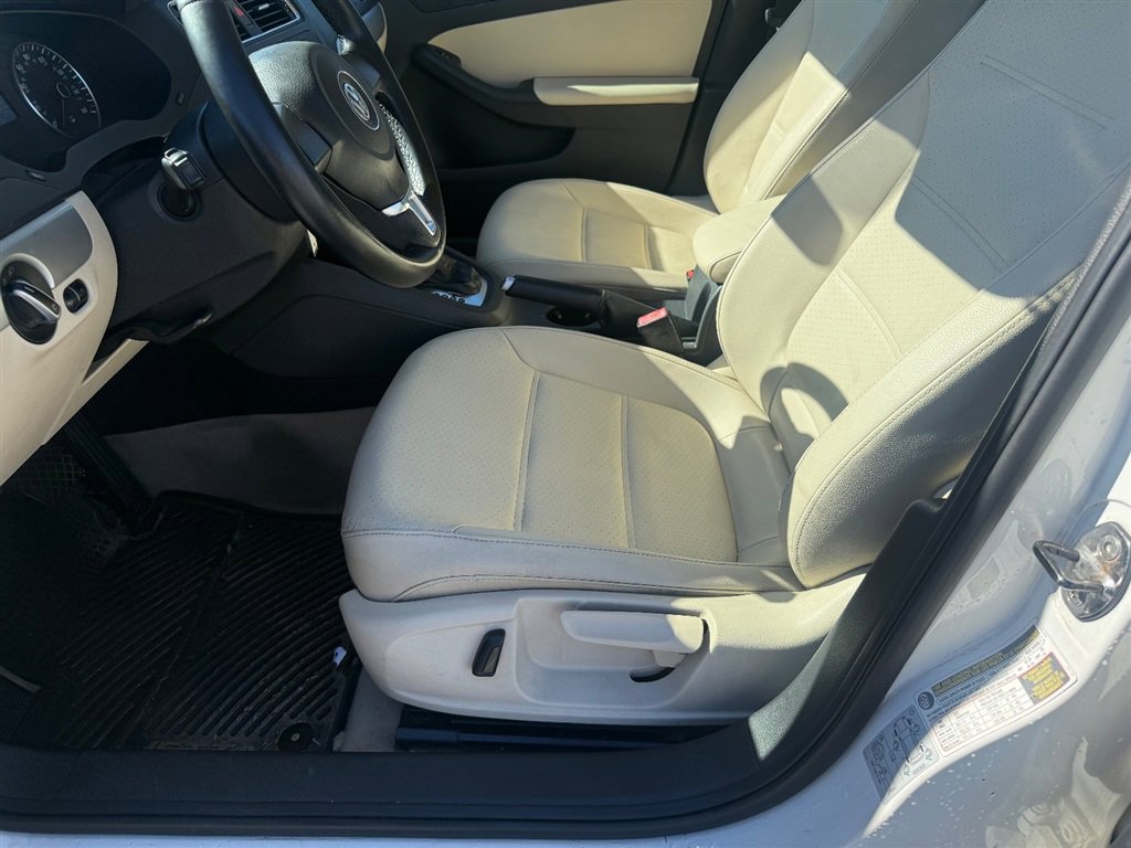 Used 2013 Volkswagen Jetta SE image 10