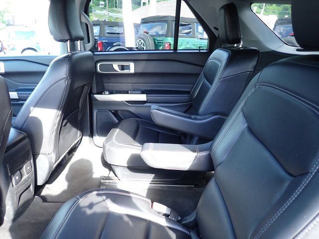 Used 2023 Ford Explorer XLT w/ Equipment Group 202A AWD/4WD image 19