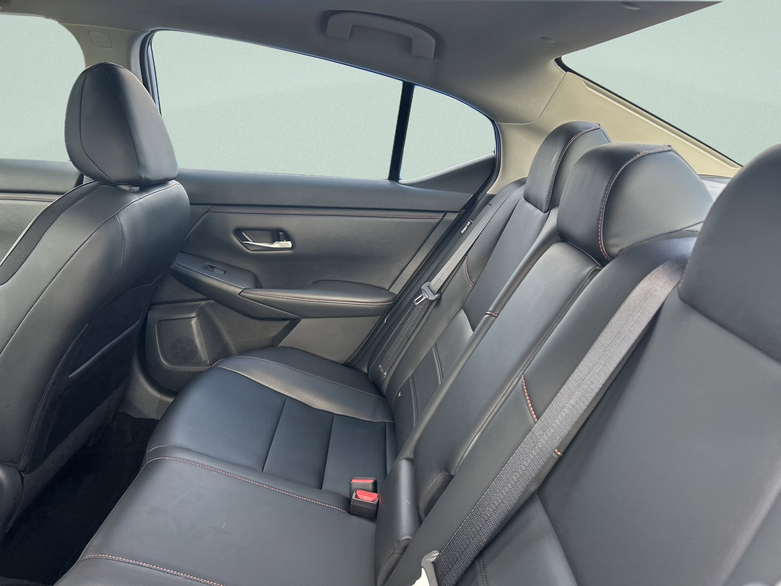 Used 2025 Nissan Sentra SR w/ SR Premium Package image 55