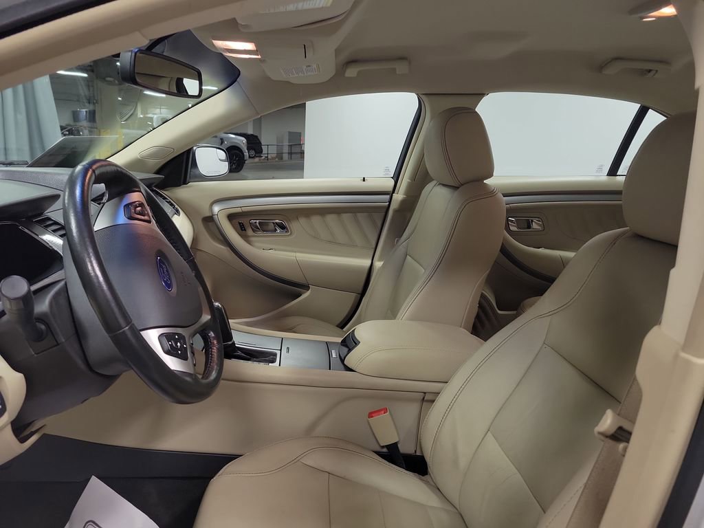 Used 2015 Ford Taurus SEL image 12