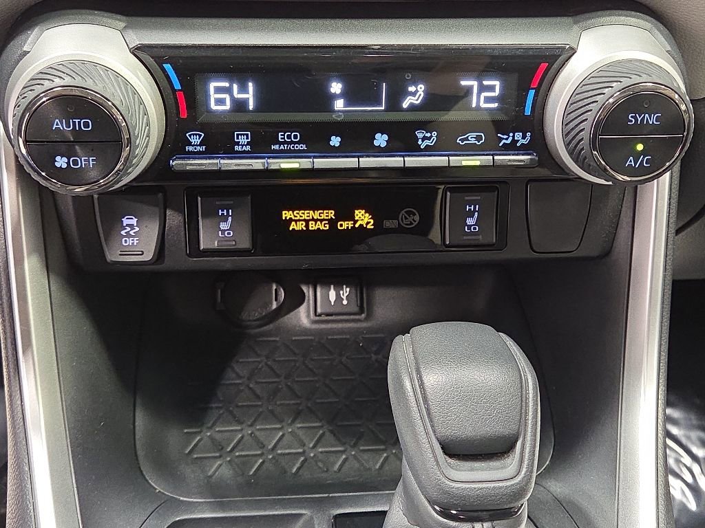 Used 2019 Toyota RAV4 XLE w/ Convenience Package AWD/4WD image 22