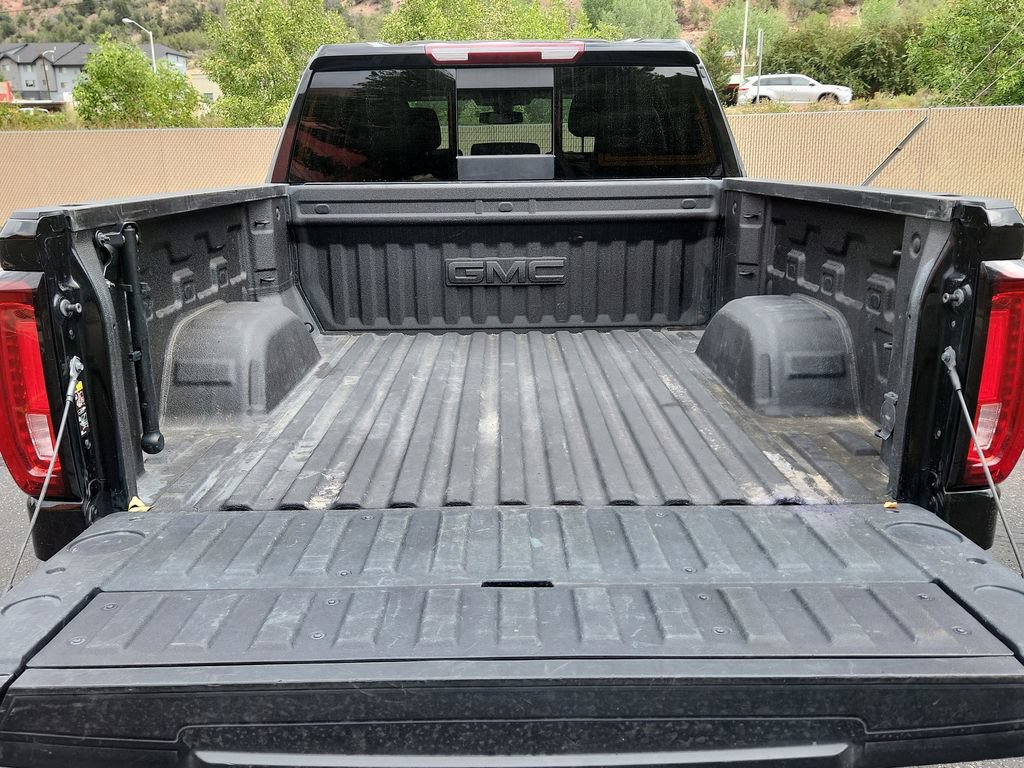 Used 2022 GMC Sierra 1500 SLT w/ SLT Premium Plus Package AWD/4WD image 12