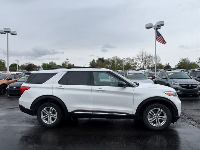 Used 2023 Ford Explorer XLT w/ Equipment Group 202A AWD/4WD image 4