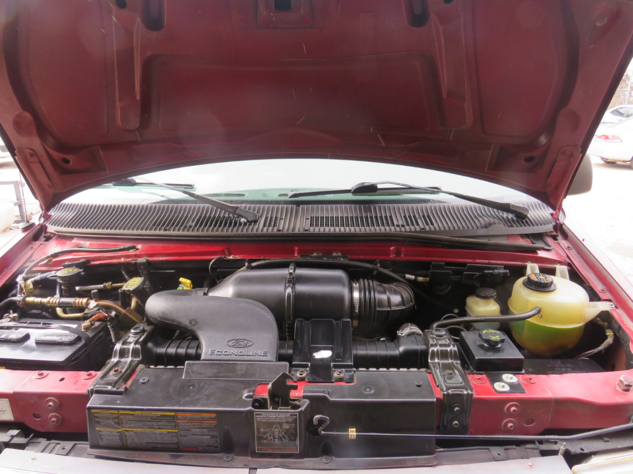 Used 1999 Ford E-150 and Econoline 150 Wagon RWD image 11