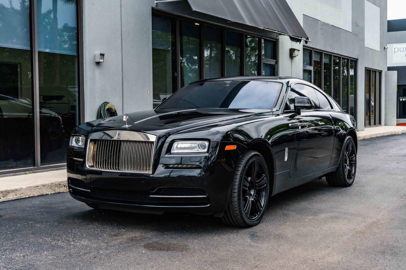 Used 2015 Rolls-Royce Wraith RWD image 4