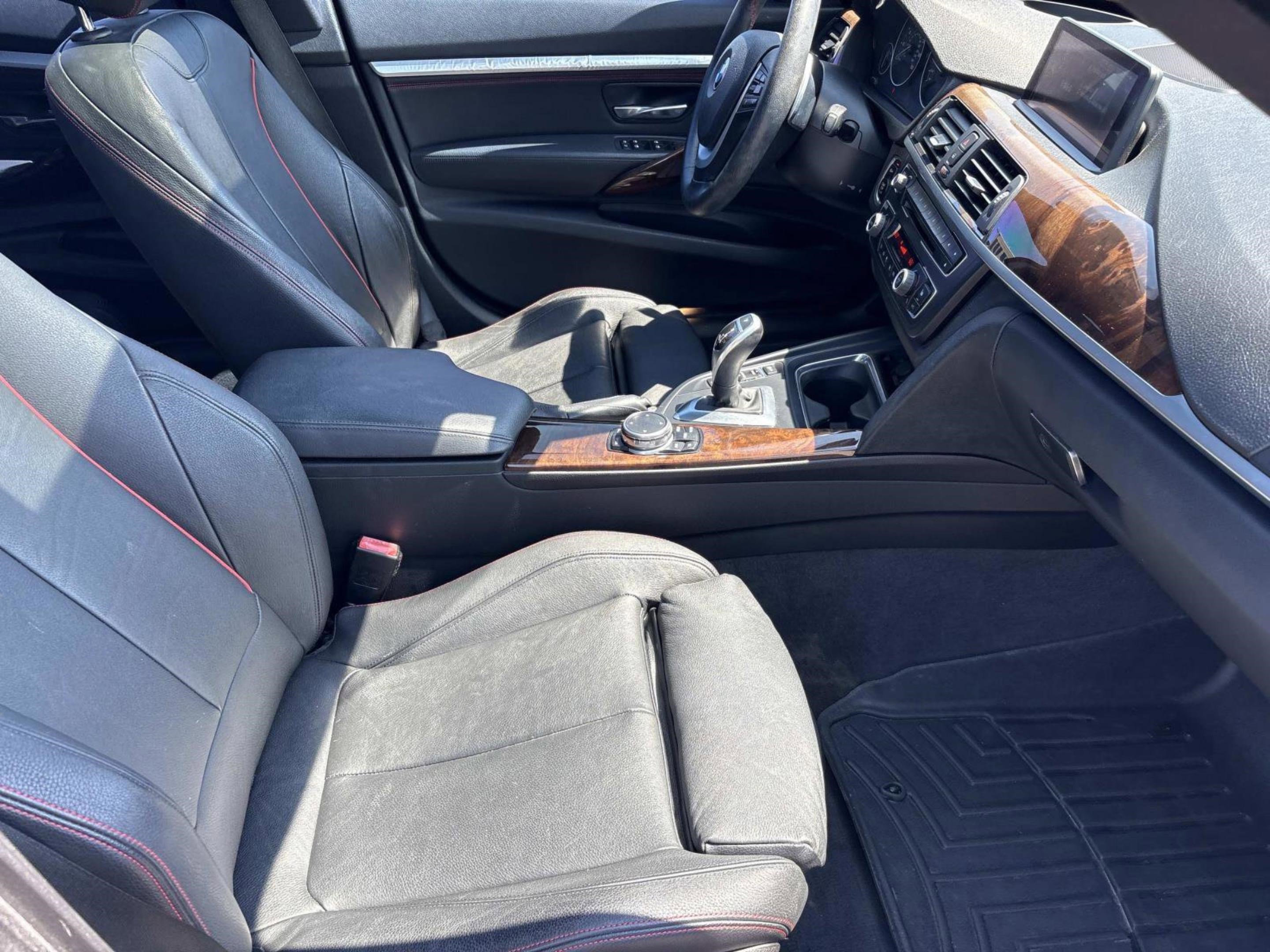 Used 2015 BMW 335i Gran Turismo xDrive image 22