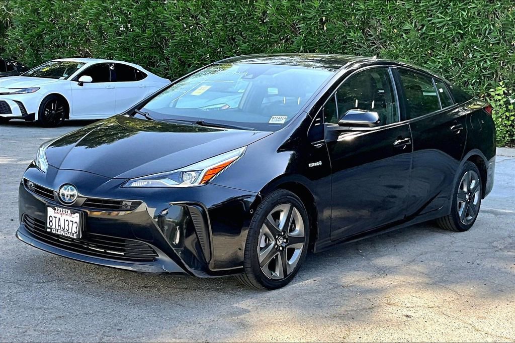 Used 2021 Toyota Prius XLE FWD image 3