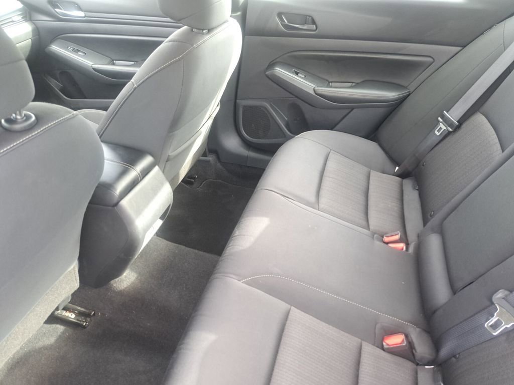 Used 2025 Nissan Altima 2.5 SV image 22