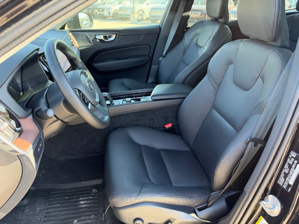 Certified 2024 Volvo XC60 T8 Plus w/ Climate Package AWD/4WD image 8