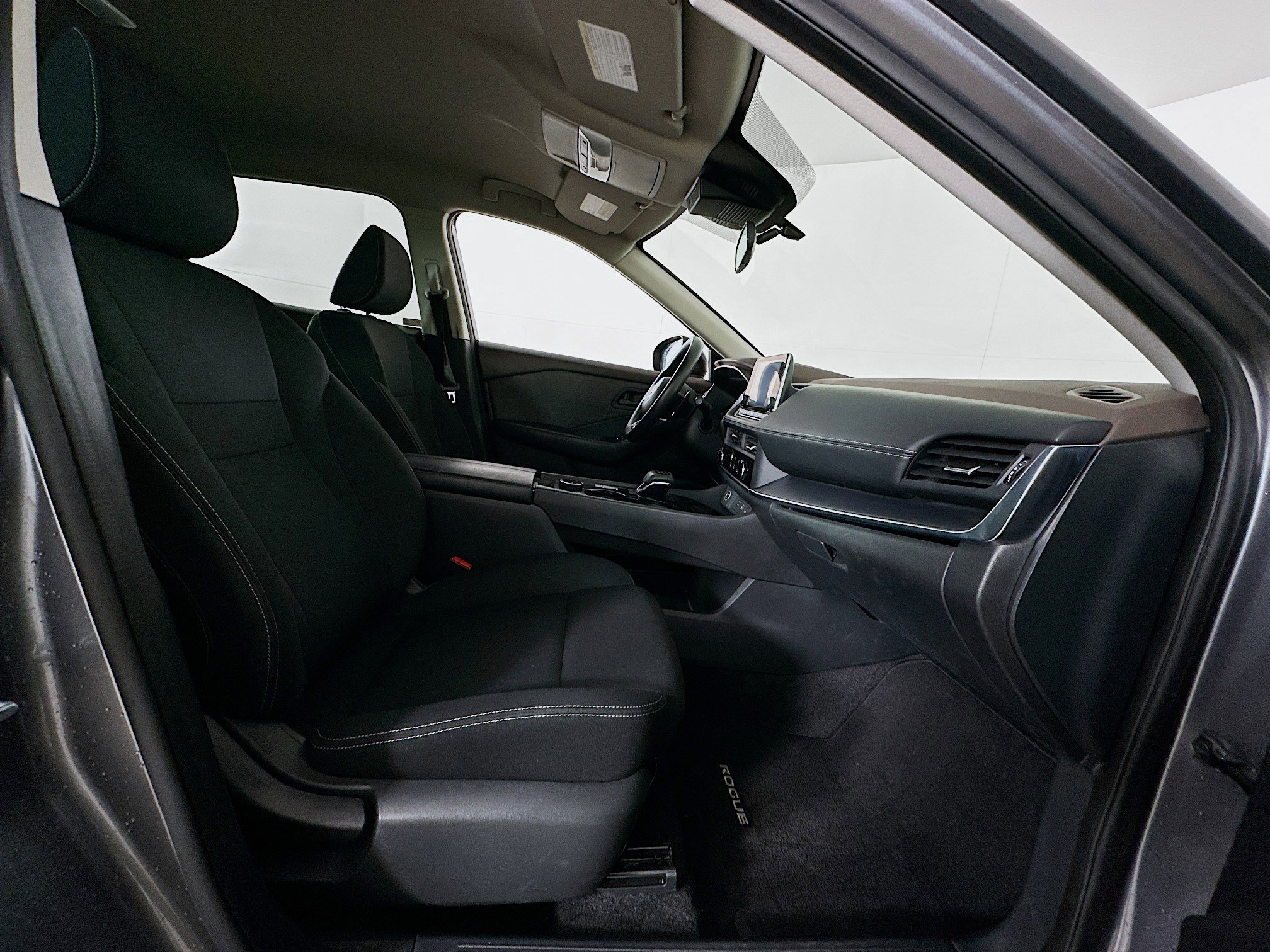 Used 2023 Nissan Rogue S AWD/4WD image 29