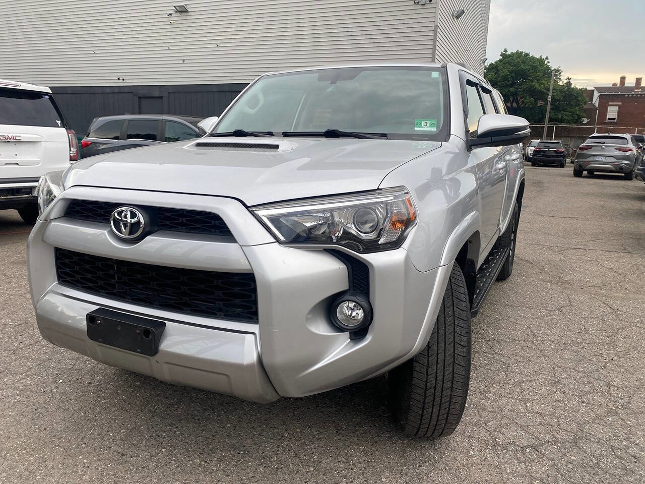Used 2018 Toyota 4Runner TRD Off-Road Premium AWD/4WD image 2