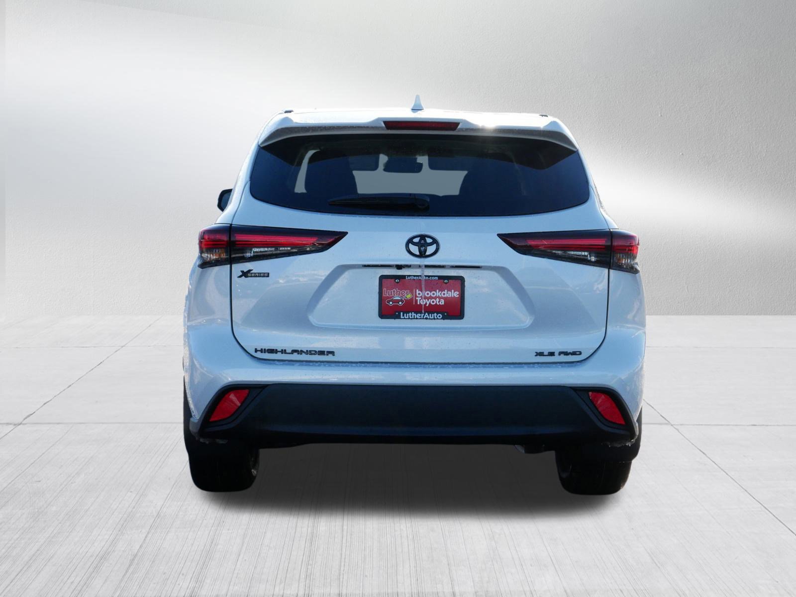 Certified 2026 Toyota Highlander XLE image 6