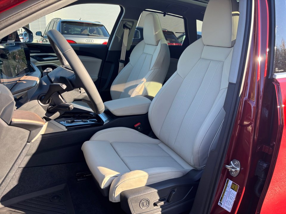 New 2025 Audi Q5 Premium Plus image 30