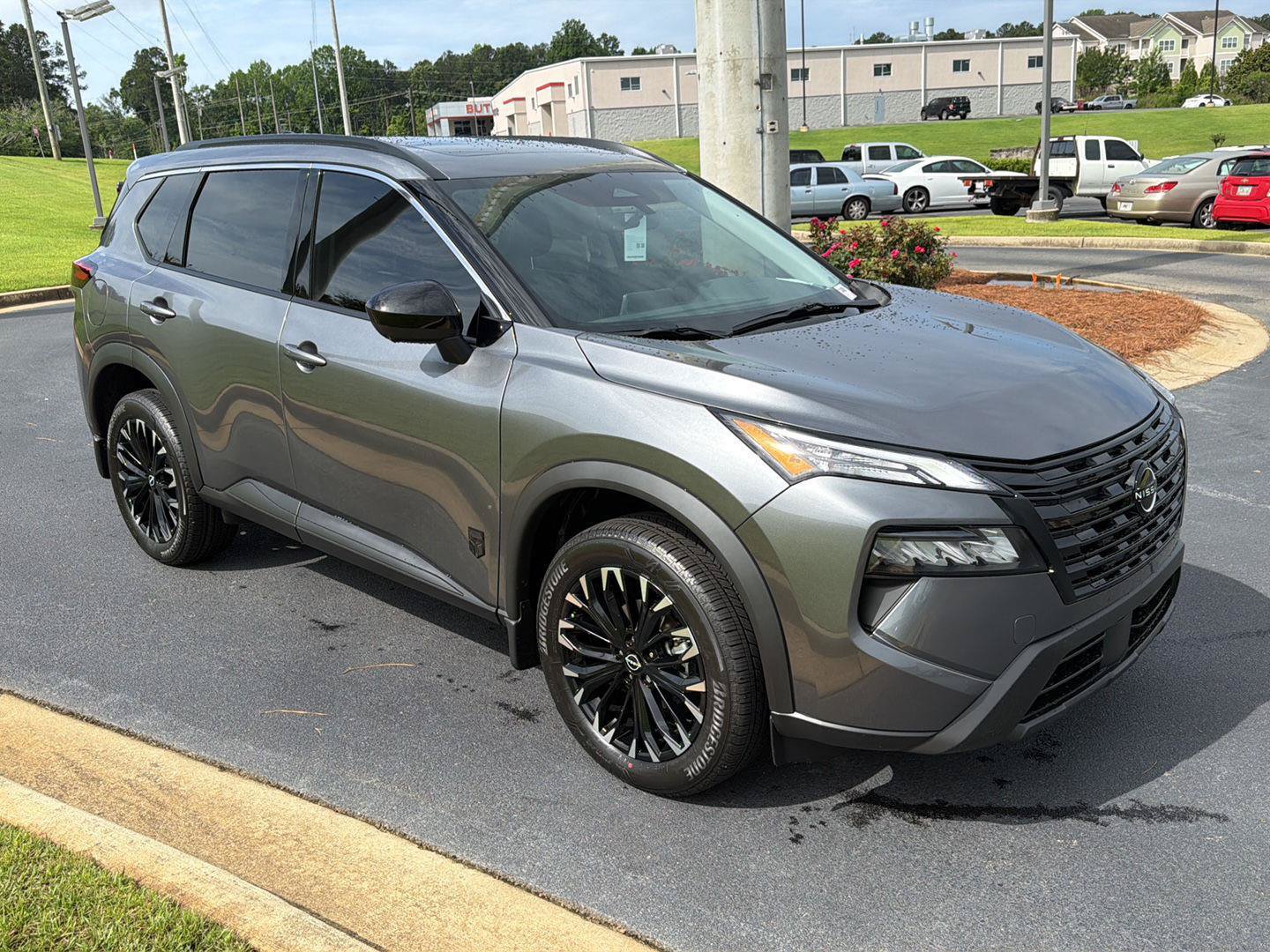 New 2026 Nissan Rogue Dark Armor FWD image 8