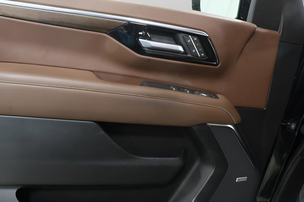 Used 2025 Chevrolet Tahoe High Country w/ Sun And Tow Package image 23