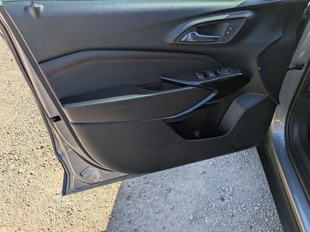 New 2026 Chevrolet Trax RS w/ Sunroof Package FWD image 8