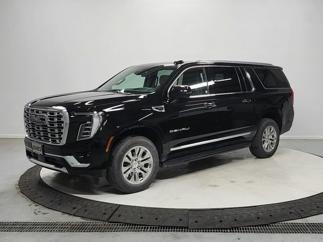 Used 2025 GMC Yukon XL Denali AWD/4WD image 3