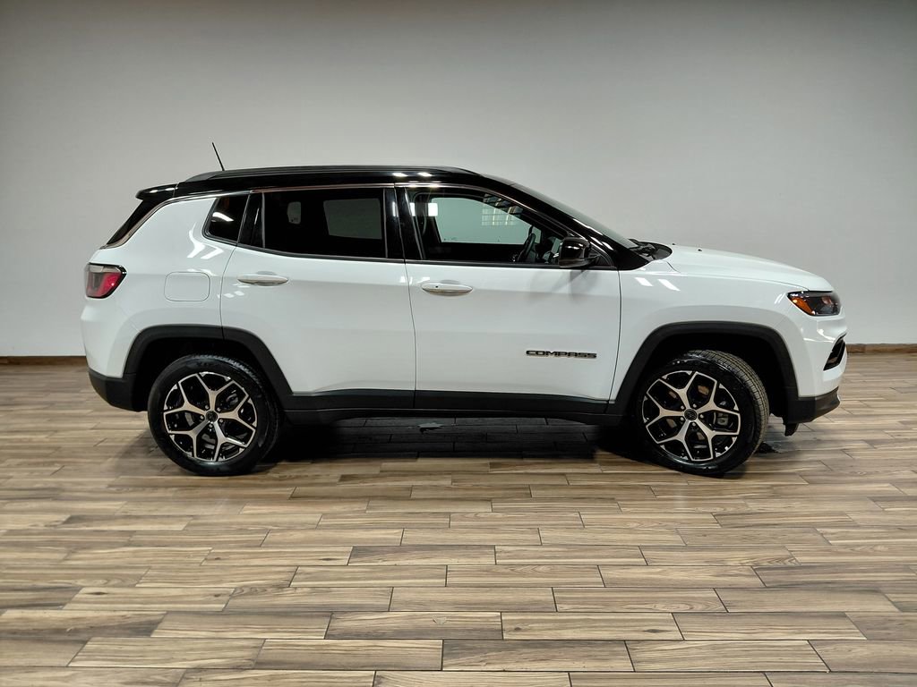 Used 2025 Jeep Compass Limited AWD/4WD image 23
