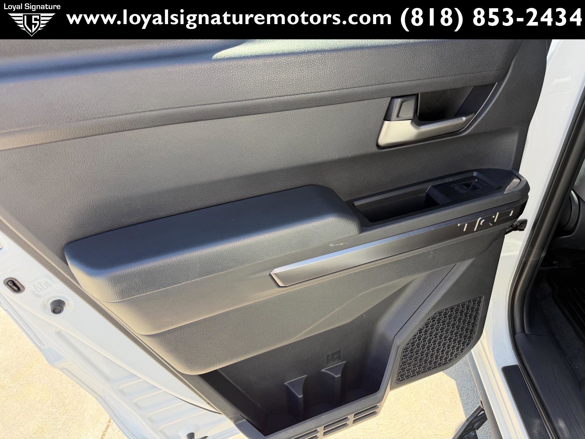 Used 2025 Toyota Tacoma TRD Sport AWD/4WD image 17