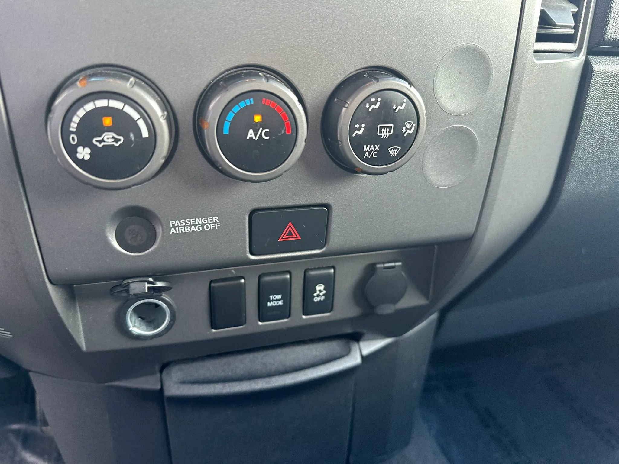 Used 2012 Nissan Titan S AWD/4WD image 12