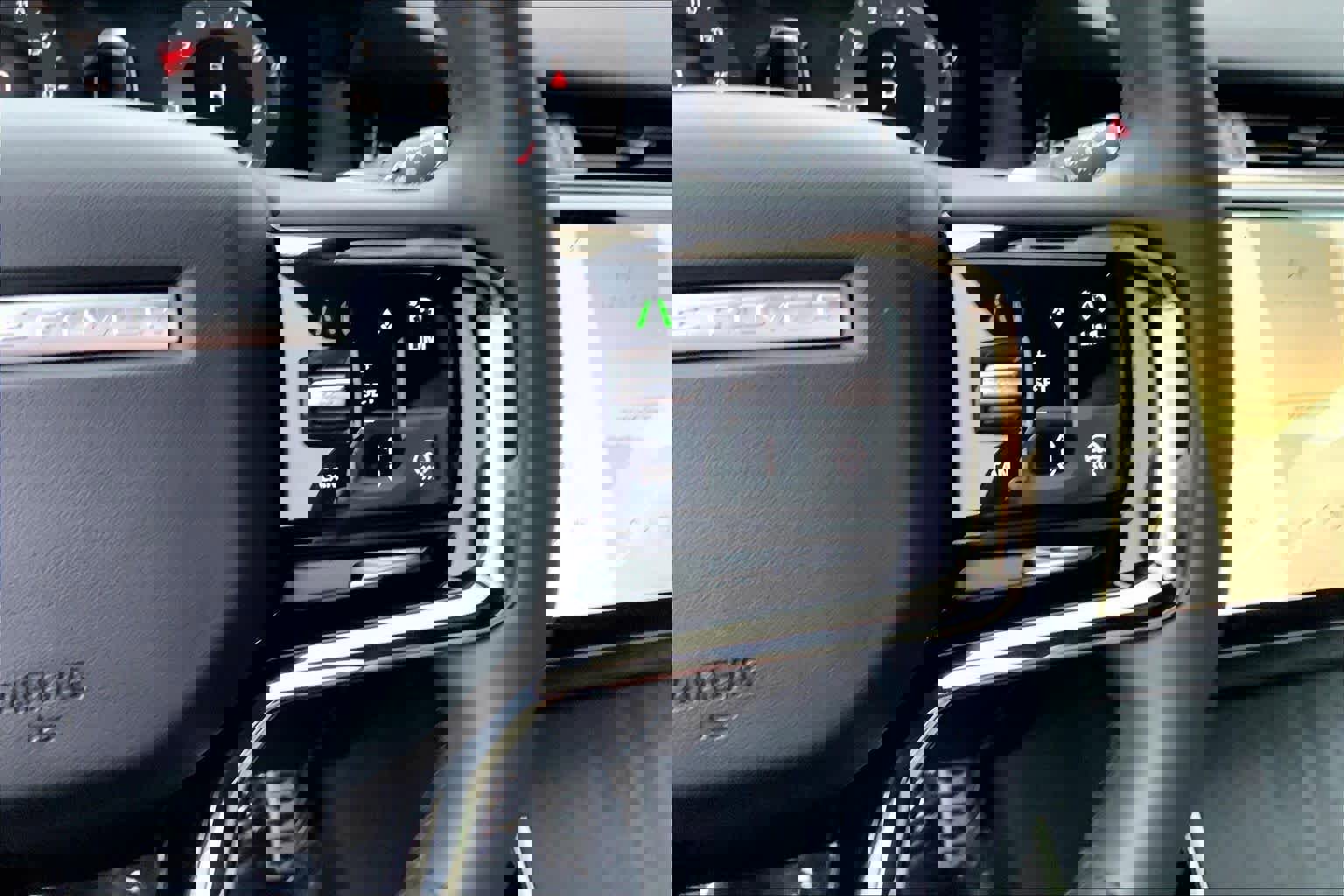 Used 2026 Land Rover Range Rover Evoque Dynamic SE image 24