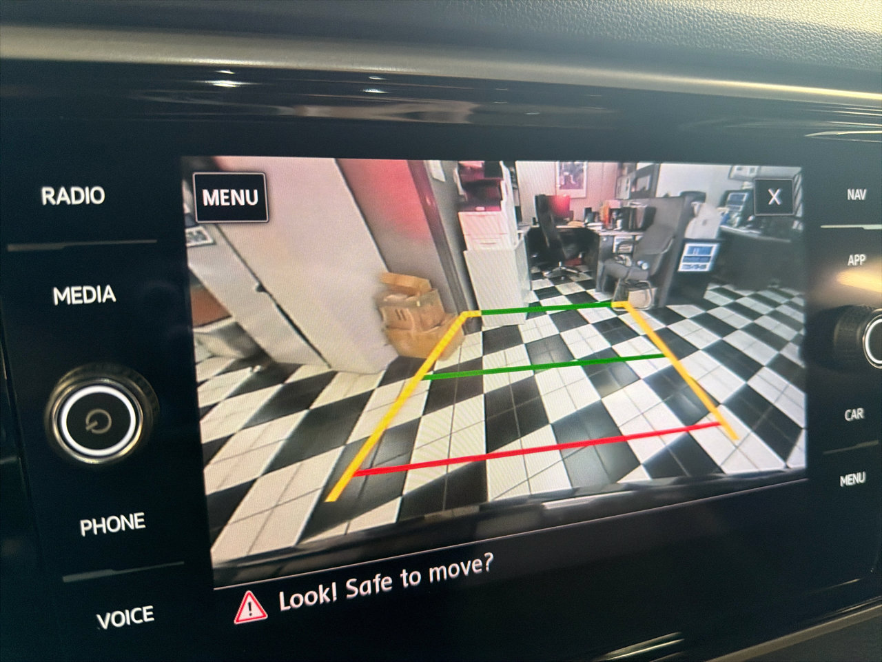 Used 2020 Volkswagen Atlas Cross Sport SEL image 17