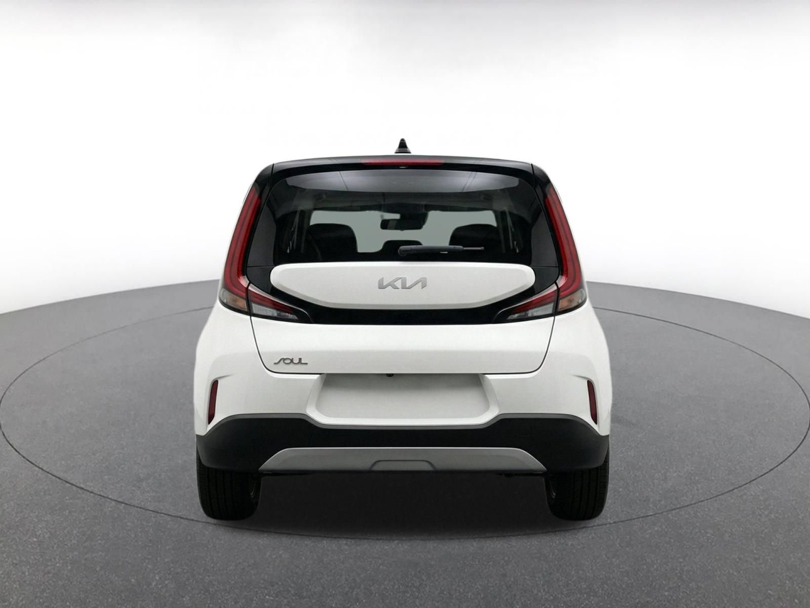 Used 2025 Kia Soul LX w/ LX Technology Package FWD image 8