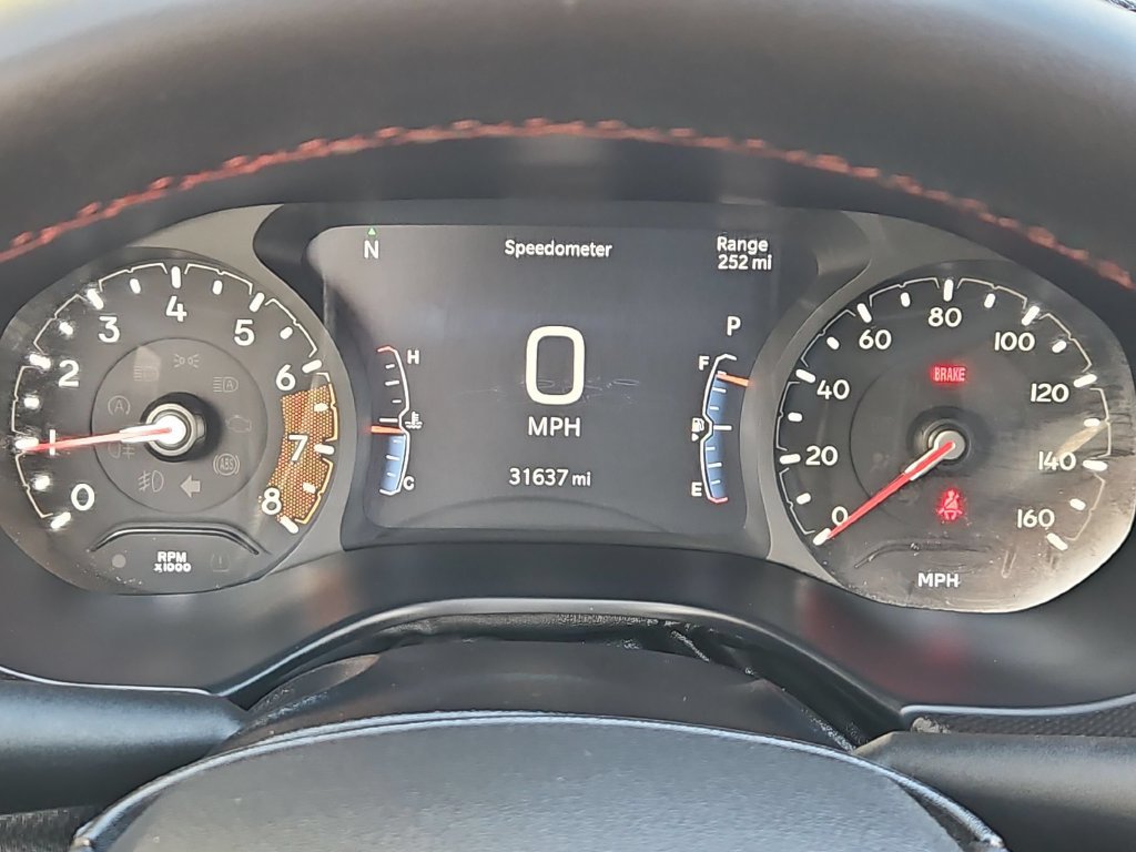 Used 2025 Jeep Compass Trailhawk AWD/4WD image 16
