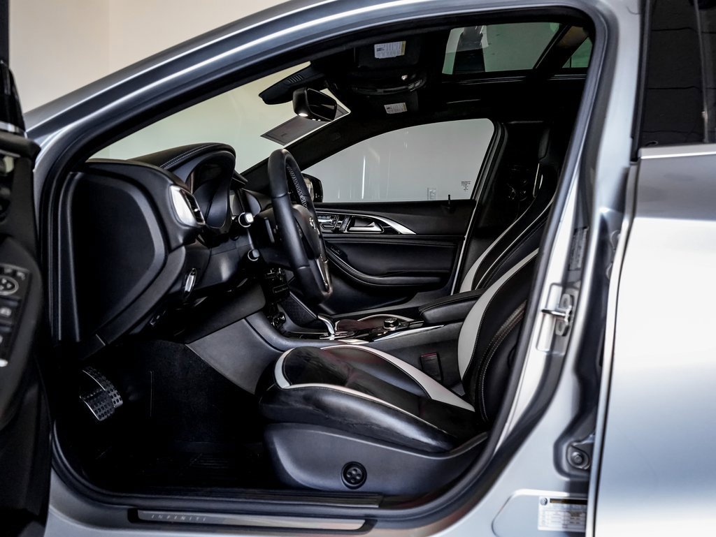 Used 2018 INFINITI QX30 Sport image 5