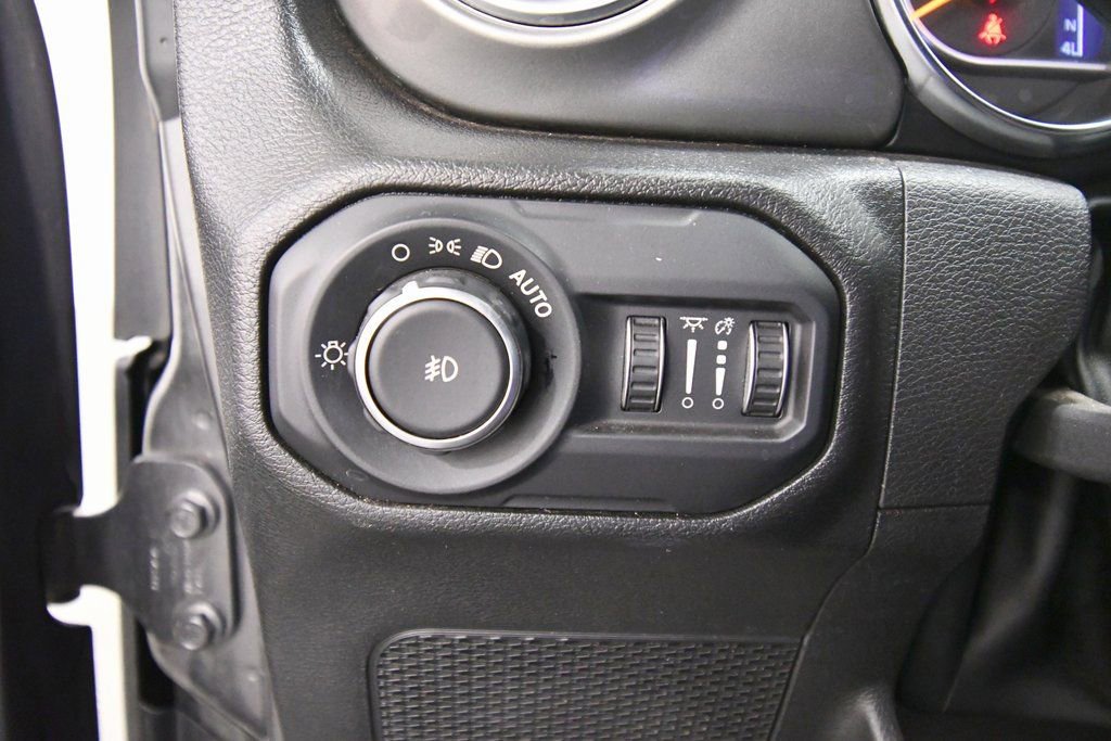 Used 2022 Jeep Wrangler Unlimited Sahara w/ Cold Weather Group image 17