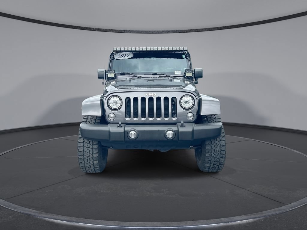 Used 2017 Jeep Wrangler Unlimited Rubicon w/ Cold Weather Group AWD/4WD image 18