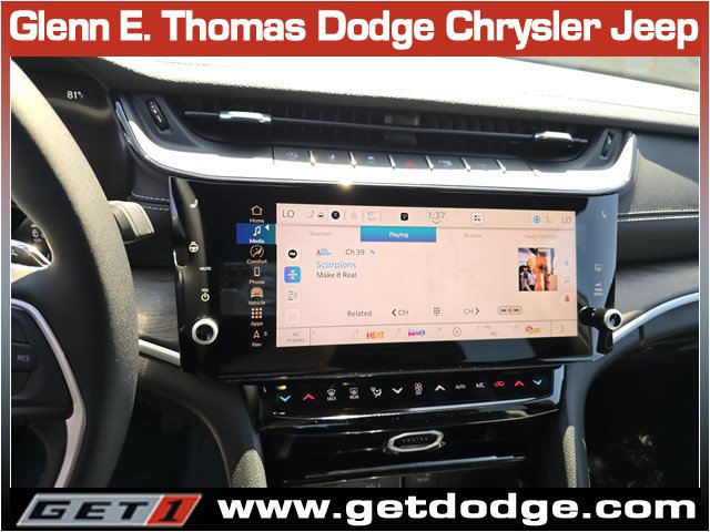 New 2027 Jeep Grand Cherokee Limited RWD image 9