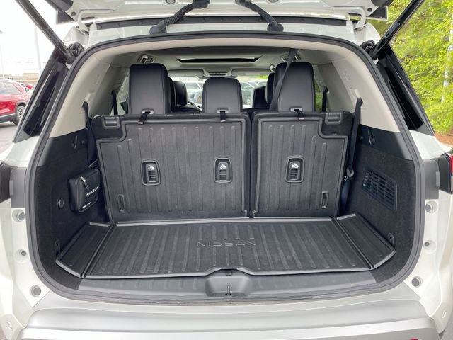 Used 2024 Nissan Pathfinder Platinum w/ Cargo Package FWD image 17