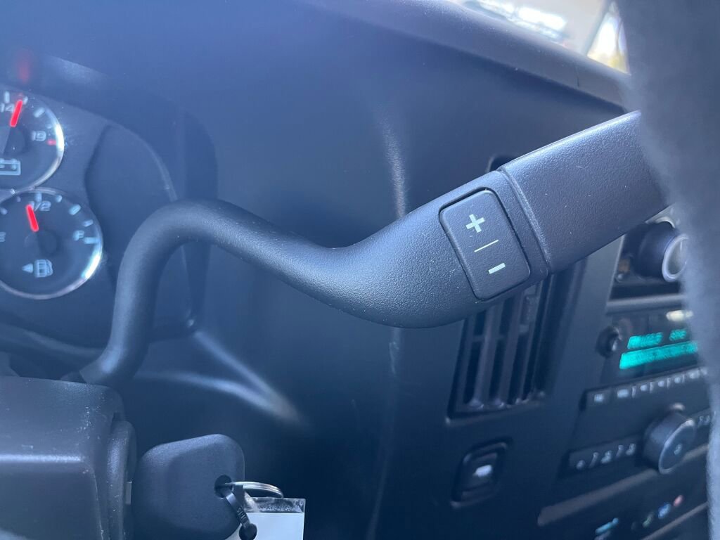 Used 2023 Chevrolet Express 2500 Extended image 18