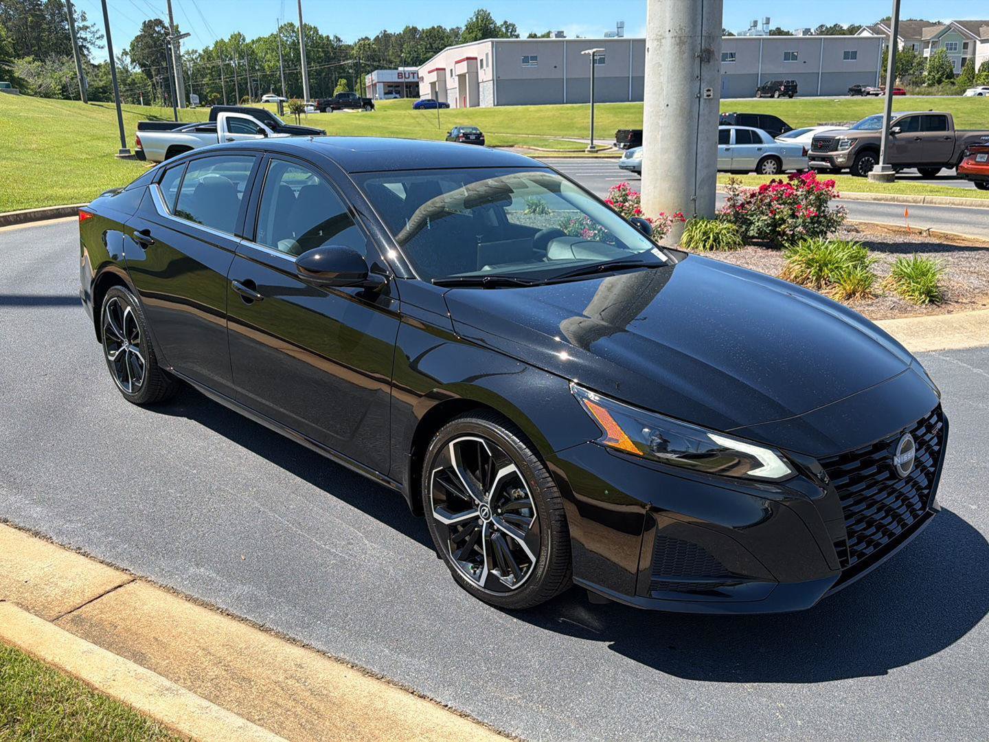 New 2026 Nissan Altima 2.5 SR w/ SR Premium Package FWD image 8