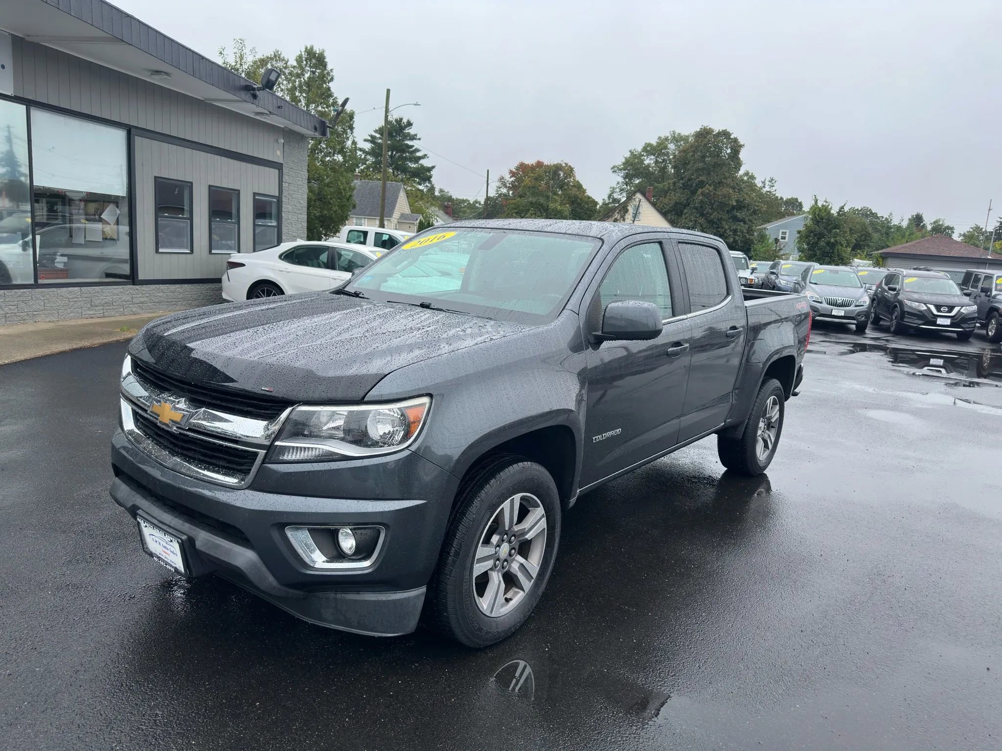 Used 2016 Chevrolet Colorado LT w/ LT Convenience Package image 2