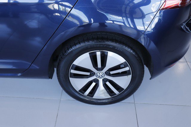 Used 2016 Volkswagen e-Golf SEL Premium image 14