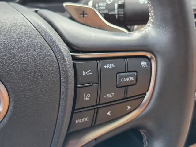 Used 2022 Lexus LS 500 w/ Accessory Package (Z1) RWD image 20