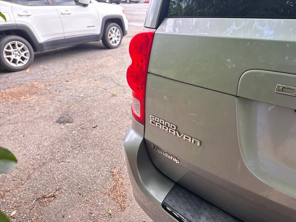 Used 2017 Dodge Grand Caravan SE FWD image 13