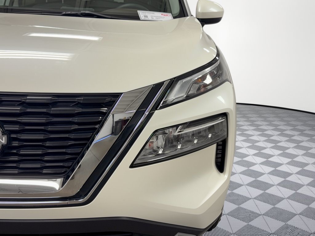 Used 2023 Nissan Rogue SV FWD image 12