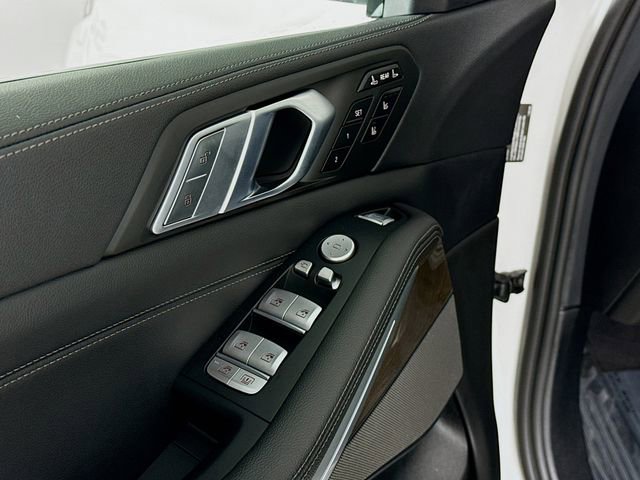 Used 2020 BMW X7 xDrive40i w/ Executive Package image 18