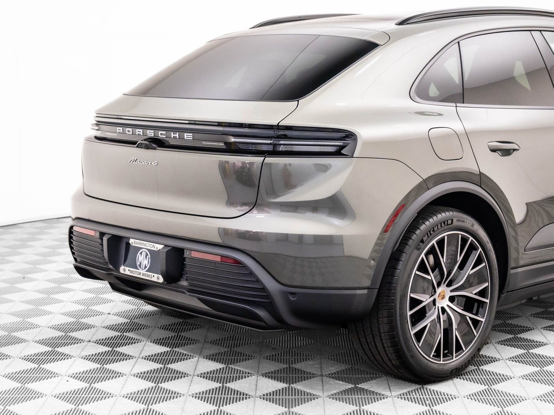 New 2025 Porsche Macan 4 Electric AWD/4WD image 34