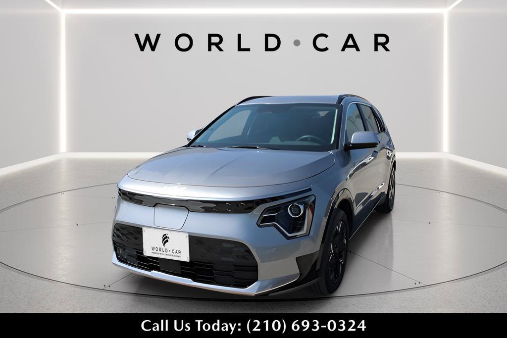 Certified 2024 Kia Niro Wind FWD image 3