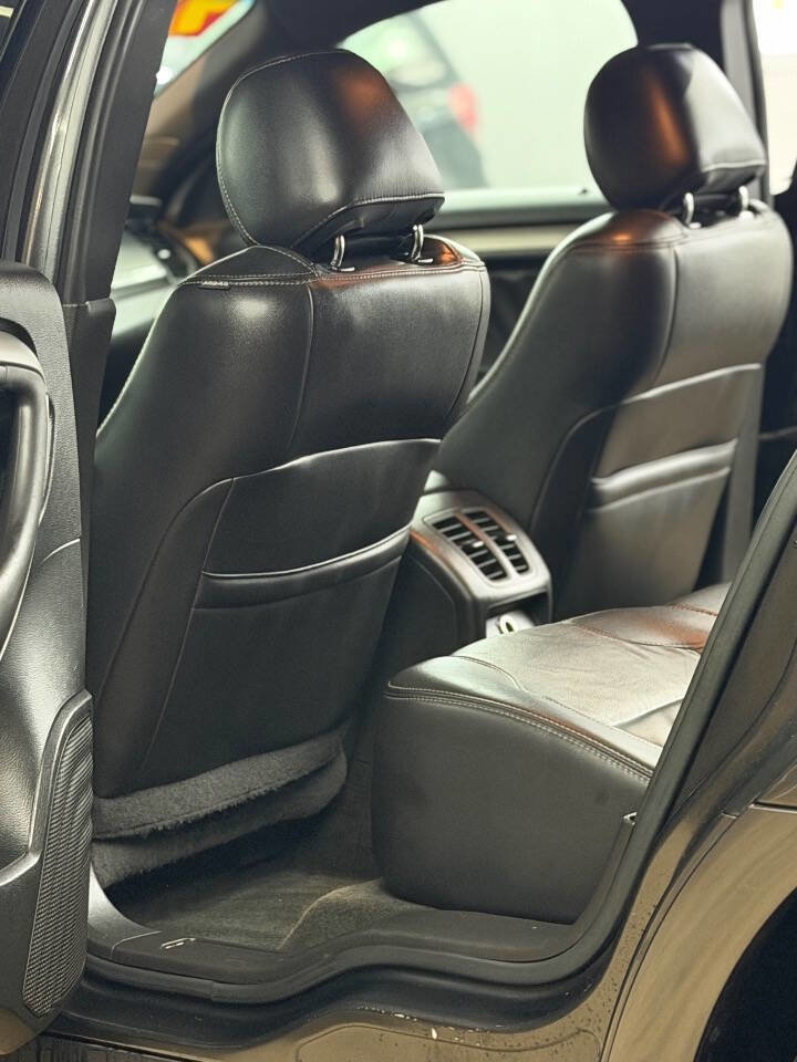 Used 2018 Ford Taurus SEL w/ Equipment Group 201A image 6