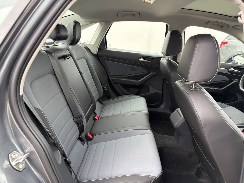 Used 2025 Volkswagen Jetta SE w/ Sunroof Package FWD image 50