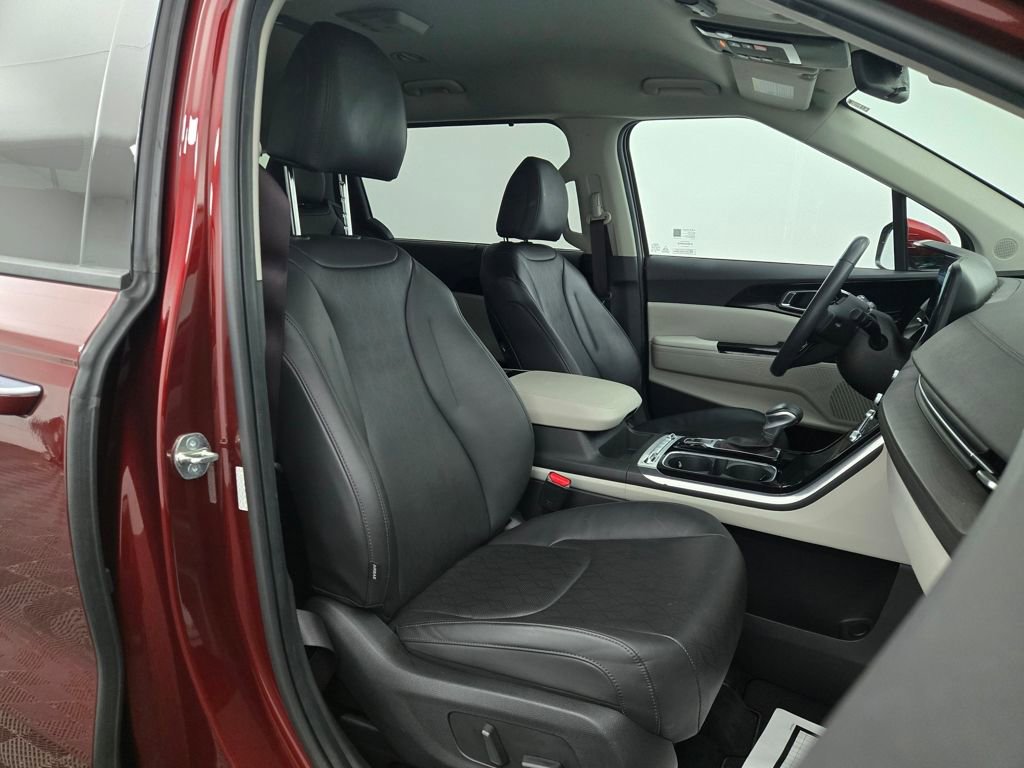 Used 2024 Kia Carnival SX image 31